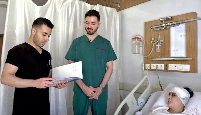 Şanlıurfa;da 12 Saat Süren Zorlu Ameliyatla Görme Sinirine Baskı Yapan Tümör Çıkarıldı.